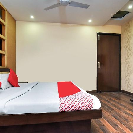 โอโย 6467 โกจาร์ พลาซา Hotel เดลี ภายนอก รูปภาพ
