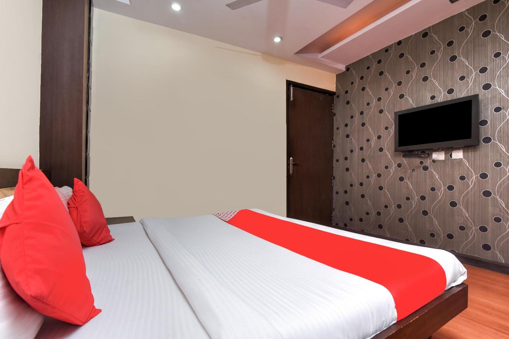 โอโย 6467 โกจาร์ พลาซา Hotel เดลี ภายนอก รูปภาพ