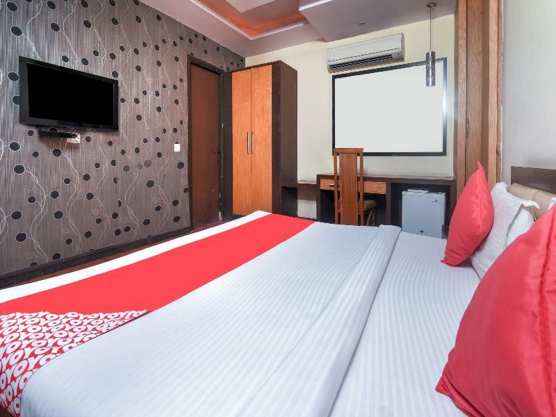 โอโย 6467 โกจาร์ พลาซา Hotel เดลี ภายนอก รูปภาพ